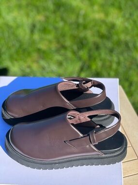 Uniqlo Limited edition Chunky Brown Leather Strap Sandals size L Unisex New!